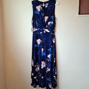 Size 8 Vince Camuto Flower Dress